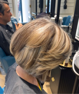 Photo de galerie - Brushing cheveux court