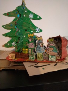 Photo de galerie - Crèche en 3 d avec une petite fille de deux ans et demi