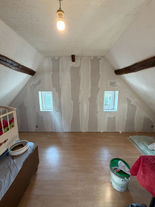 Photo de galerie - Suite a un changements de fenêtres le clients a voulu refaire l'isolation et le placot