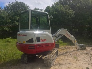Photo de galerie - Je réalise tout type de travaux , terrassement , tranchée , pose bordure et réalisation chemin d'acces , pose reseaux , décaissement terrain ainsi que des travaux de maconnerie.