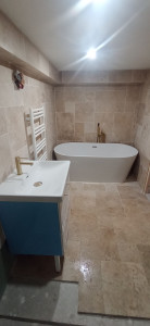 Photo de galerie - Installation de la baignoire