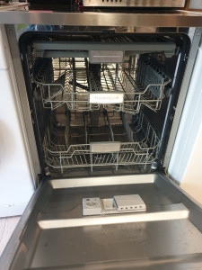 Photo de galerie - Intervention sur lave vaisselle