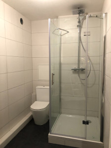 Photo de galerie - Salle et bain et wc à poser