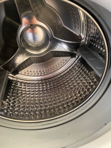 Photo de galerie - Changement du tambour de cette machine à laver. 