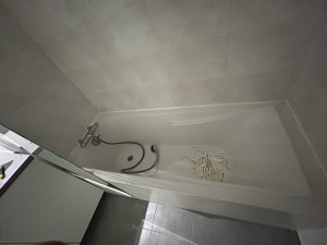 Photo de galerie - Remplacement joint silicone douche 