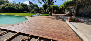 Photo de galerie - Réalisation d'une terrasse en bois Exotique 