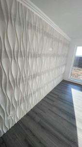 Photo de galerie - Mur décoratif en carreaux 3D hexagonaux — design moderne et élégant avec finitions impeccables. Résultat haut de gamme à un prix très attractif. Parfait pour salons, halls ou bureaux. Travail soigné garanti !
