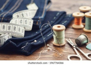 Photo de galerie - Petites réparations de vos vêtements. ourlets, coudre un bouton.
