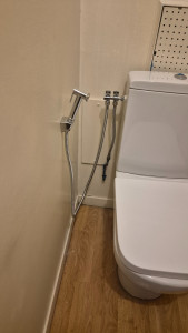 Photo de galerie - İnstallation douchette hygiénique
