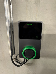 Photo de galerie - Pose de borne de recharge électrique 