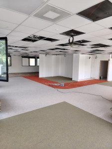 Photo de galerie - Pose de moquette avec incrustations pour des bureaux administratifs