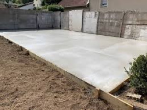 Photo de galerie - Terrassement, évacuation, démolition, trou de piscine, enlevement souche, 