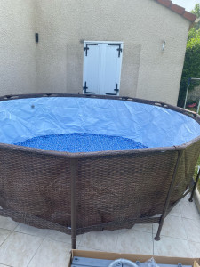 Photo de galerie - Montage de la piscine 