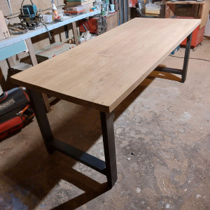 Photo de galerie - Rénovation table chêne pieds industriel 