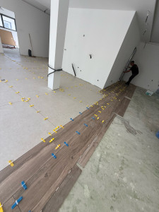 Photo de galerie - 120/120 et carrelages en fait bois 