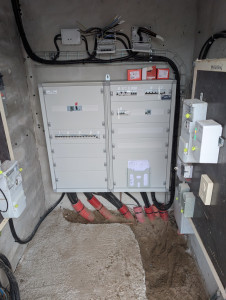 Photo de galerie - Un TGBT.

Remplacement et mise aux normes d'un tableau électrique.