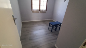 Photo de galerie - Pose de parquet flottant et des plinthes 