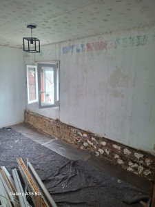 Photo de galerie - Rénovation chambre 

Réfection du murs en Ba13 
ratissage peinture 

Avant 