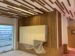 Photo de galerie - Aménagement du mur avec tasseaux alignés 