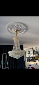 Photo de galerie - Installation d’un luminaire XXL 