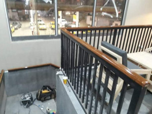 Photo de galerie - Balcon et térasse avec une grille de protection