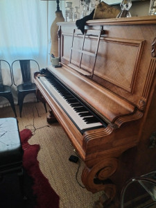 Photo de galerie - Installation d'un piano style synthé dans un piano traditionnel familial... superbe expérience 