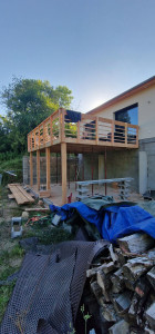 Photo de galerie - Aide à la construction terrasse bois provisoire 