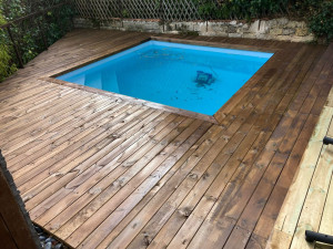 Photo de galerie - Terrasse en pin entourage piscine