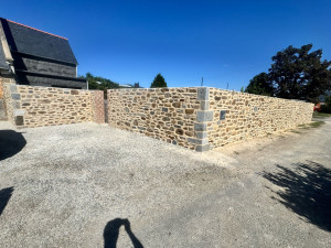 Photo de galerie - Maçonnerie pierre puis joint à la chaux 