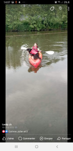 Photo de galerie - Kayak avec mon chien lors d'une sortie collective canine.