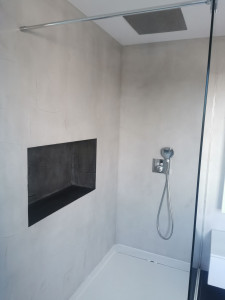 Photo de galerie - Création d'une douche à l'italienne en béton ciré