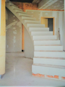 Photo de galerie - Réalisation d'un escalier en voûte sarrasine brique et plâtre traditionnel