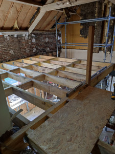 Photo de galerie - Démontage et remontage à neuf d'une mezzanine ( ossature bois + plancher OSB )