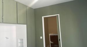 Photo de galerie - Bonjour, je suis peintre. J'ai dix ans d'expérience dans ce domaine. Je réalise également avec succès des travaux de pose de papier peint, de plomberie et de lino. Je vous assure que vous ne serez pas déçu(e). Merci beaucoup pour votre attention ?