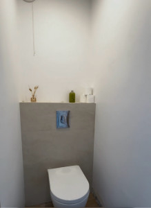 Photo de galerie - Habillage d’un bâti pour wc suspendu 