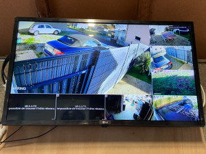 Photo de galerie - Installation moniteur vidéo
