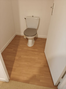 Photo de galerie - Pose d'un lino pour wc