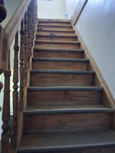 Photo de galerie - Décapage complet escalier 