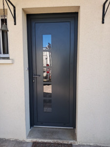 Photo de galerie - Pose de porte d'entrée en dépose totale 