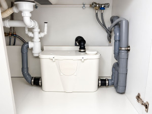 Photo de galerie - Vous souhaitez créer une cuisine d’été, une buanderie ou une salle de bain, mais vous n’avez pas d’évacuation d’eau ?

? Réalisation Rénov Habitat 86 – Installation d’une pompe de relevage
