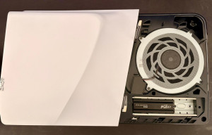 Photo de galerie - Entretien , nettoyage et dépoussiérage d'une PS5