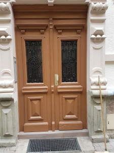 Photo de galerie - -porte fini (Pose de primaires ,mise en peinture 2 couches)