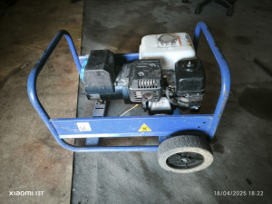 Photo de galerie - Groupe électrogène à la journée 
30 euros 