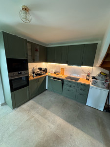 Photo de galerie - Pose de cuisine et carrelage au sol