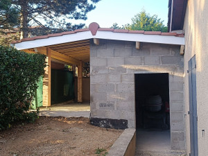 Photo de galerie - Création garage avec un toit avancé 