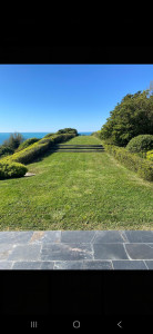 Photo de galerie - Tonte de la pelouse.
Entretien des massifs.
Taille de haies.