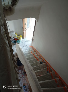 Photo de galerie - Ratissage murale réparation fer préparation avant mise en peinture