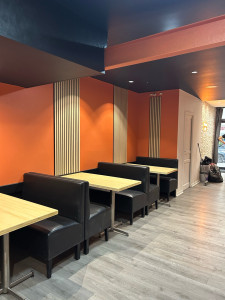 Photo de galerie - Table sur mesure. peinture. décoration 