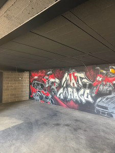 Photo de galerie - Peinture sur plafond noir