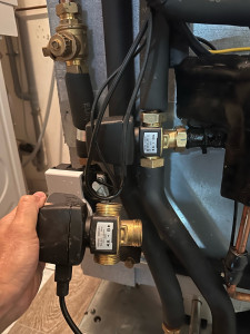 Photo de galerie - Remplacement de vanne 3 voies de pompe à chaleur 